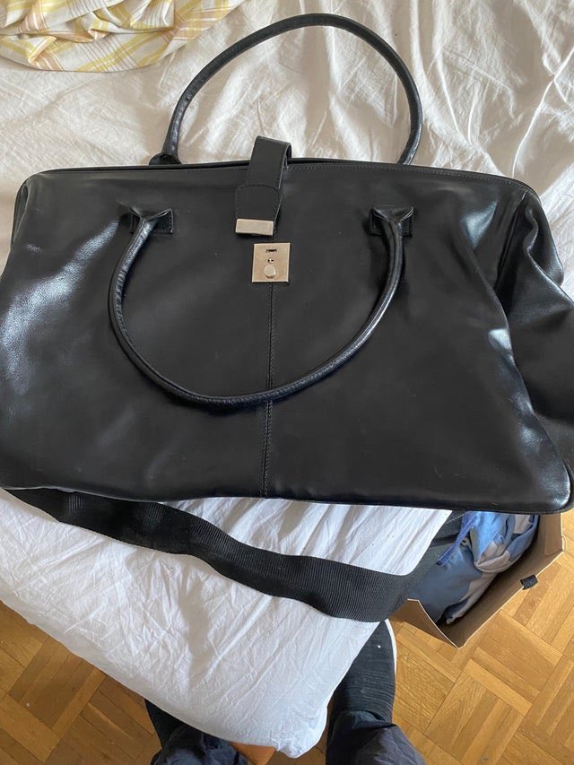 nachokrusty's tweet photo. Vendo "Bolsa de viaje de piel " en #wallapop https://t.co/ykZRAObCWI https://t.co/WEXjccq5ed