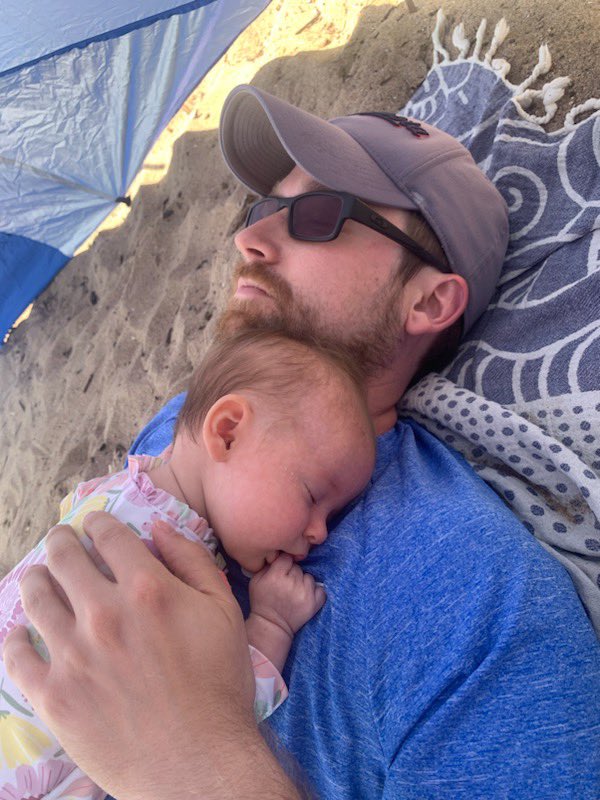 coliotastic's tweet photo. Beach nap https://t.co/PEhUJykyhT