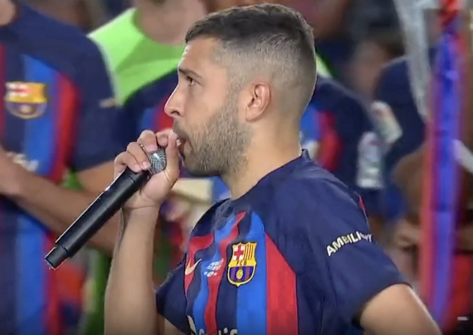 Jordi Alba in tears: "I didn't expect so much love today. It is one of the best days of my life." *smiles*