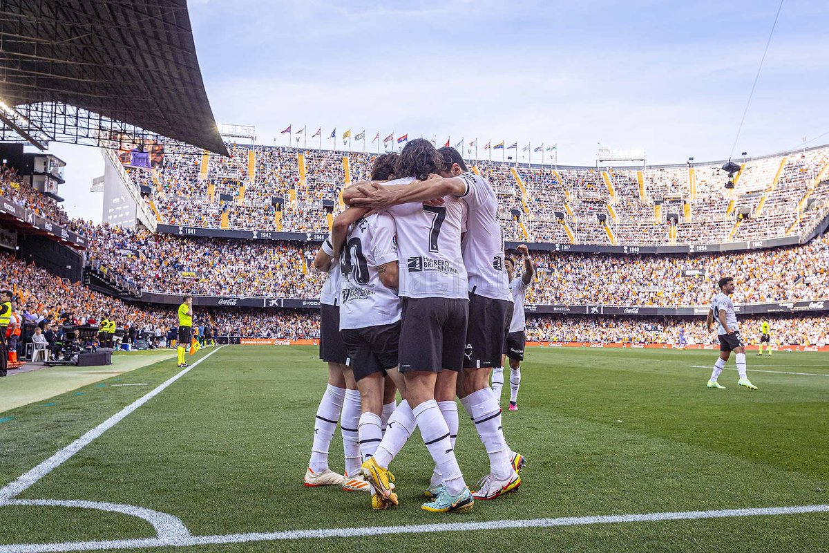 🔎 El Valencia estaría salvado si se da, al menos, una de estas cinco opciones:

📌 El Valencia gana/empata al Betis.

📌 El Celta pierde contra el Barça.

📌 Almería pierde contra el Espanyol.

📌 Valladolid pierde/empata contra el Getafe.

📌 Cádiz no pierde ante el Elche.