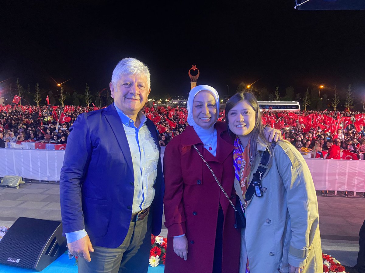 oznurcalik's tweet photo. 📍Yer: Cumhurbaşkanlığı Külliyesi 
🗓️Tarih: 28 Mayıs 2023
⏰Saat: 22.40

#TürkiyeYüzyılı'nın başlangıcı 🇹🇷🇹🇷🇹🇷
📸📸📸 https://t.co/8KJqAHL9VD