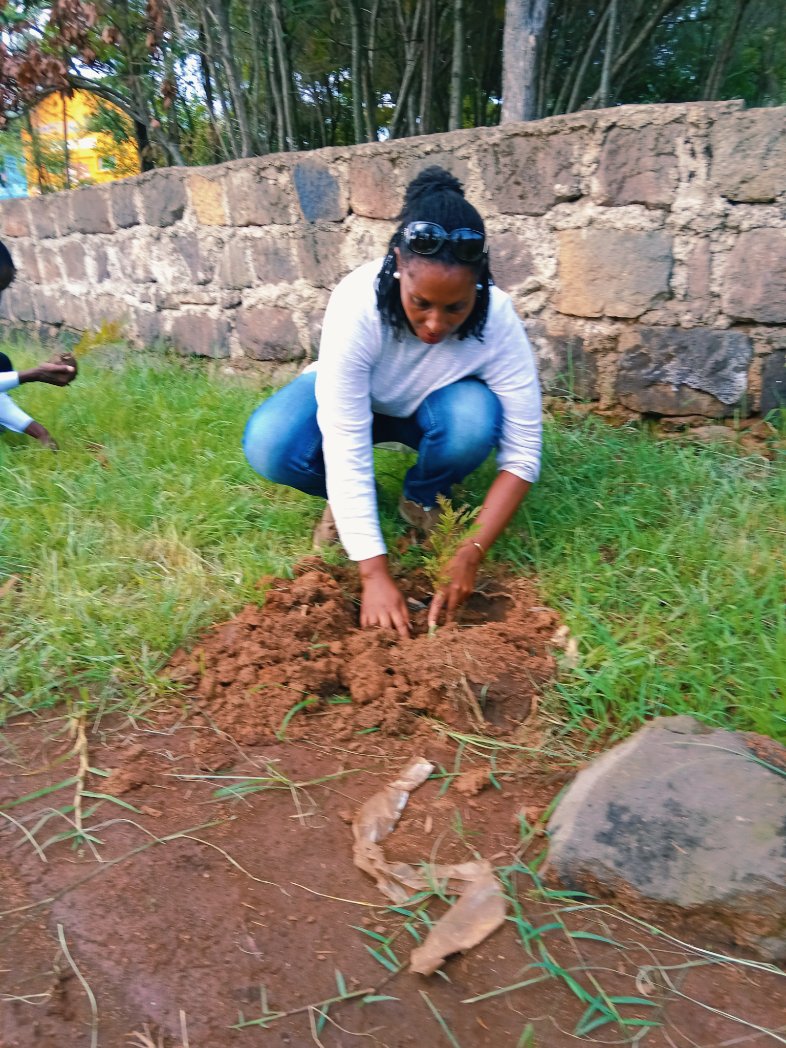 joymilele's tweet image. I chose to stain my hands to plant trees on Menstrual Hygiene day but girls &amp;amp; women do not choose to stain during their monthly period. #ItsNatural #ItsNormal #ClimateActionNow @MHDay28May @BetterlivesKe @interchris_ke