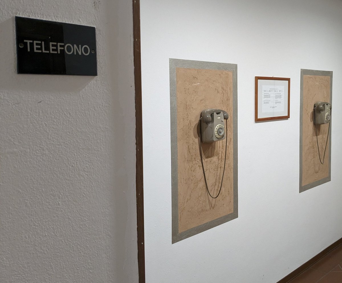 Hotel in Toscana o museo delle telecomunicazioni? Una volta si telefonava così.