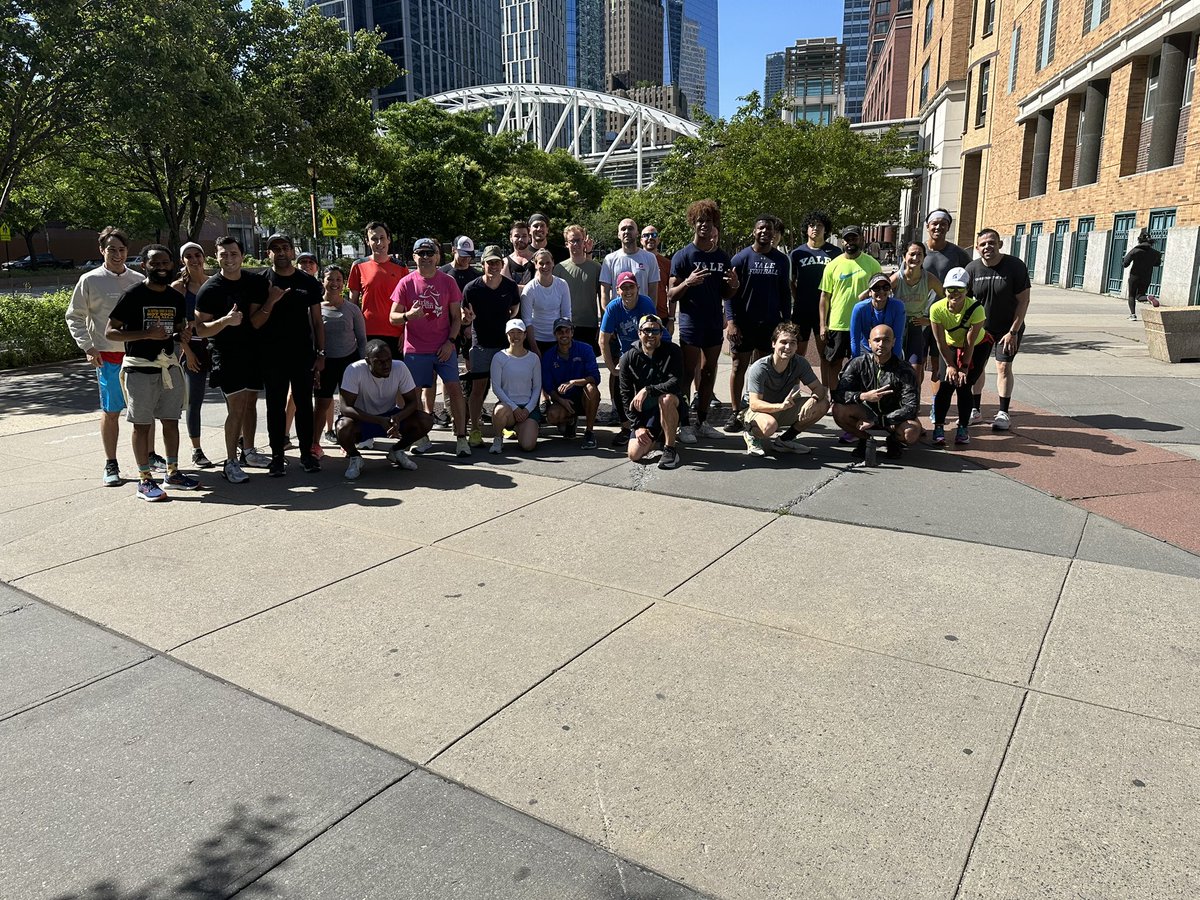 kevinrunsnyc's tweet image. If you are in town this weekend take advantage of Monday off to join us for @PitchandrunNYC - 9am @ChelseaPiersNYC for a 4.25 mile run at 9:30/10min per mile pace.