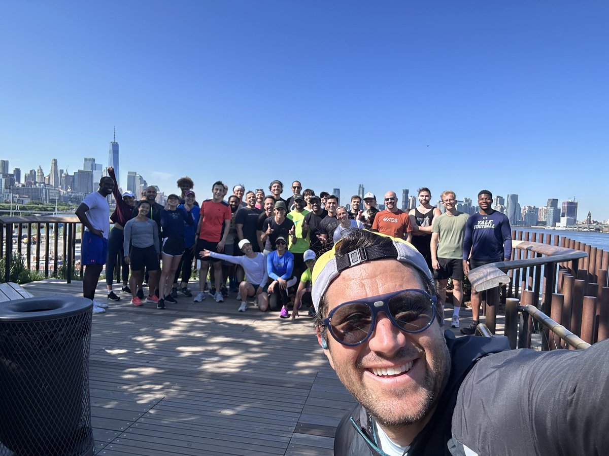 kevinrunsnyc's tweet image. If you are in town this weekend take advantage of Monday off to join us for @PitchandrunNYC - 9am @ChelseaPiersNYC for a 4.25 mile run at 9:30/10min per mile pace.