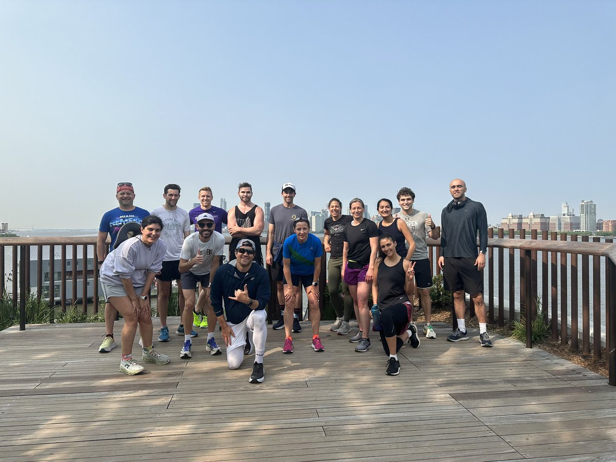 kevinrunsnyc's tweet image. If you are in town this weekend take advantage of Monday off to join us for @PitchandrunNYC - 9am @ChelseaPiersNYC for a 4.25 mile run at 9:30/10min per mile pace.