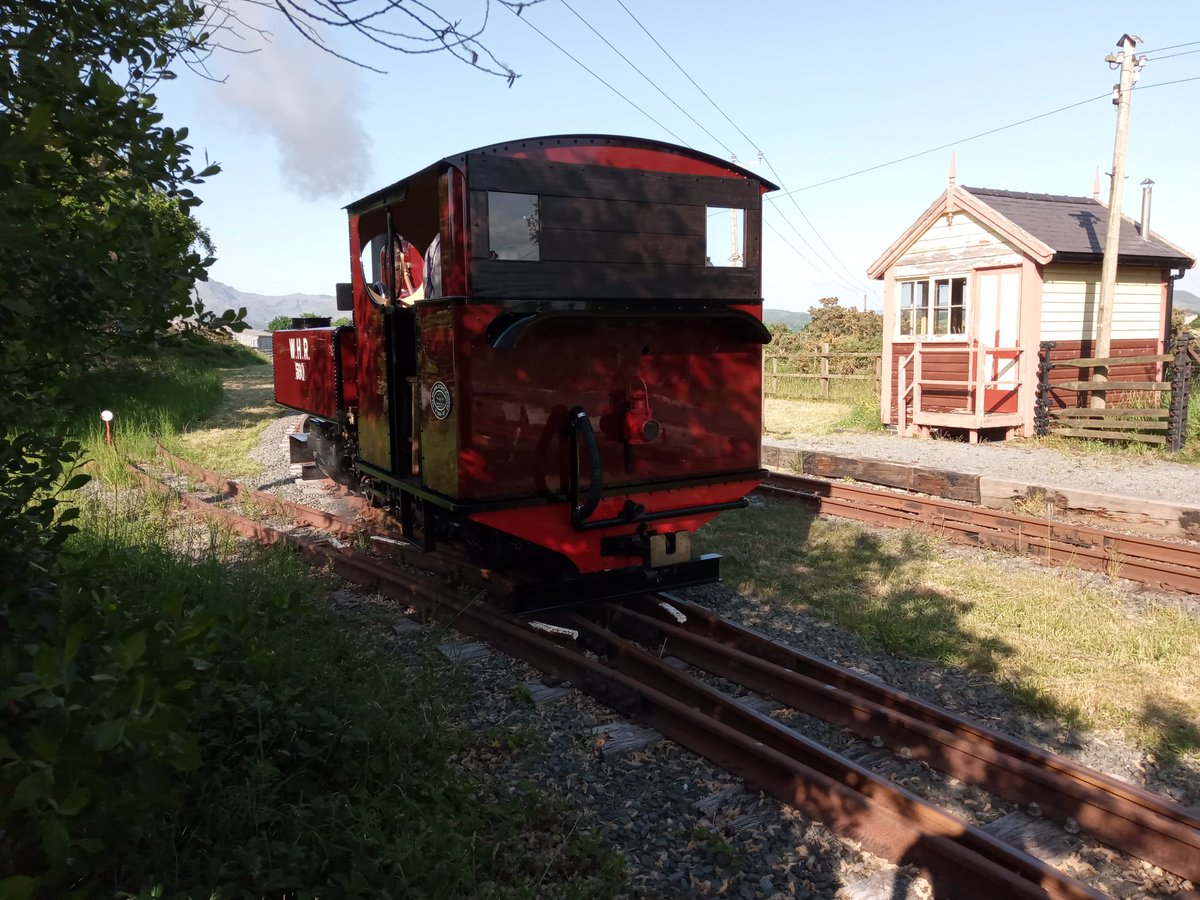 'The Baldwin Ballast' arrives at Pen-y-Mount on the #narrowgauge Welsh Highland Heritage Railway in #Porthmadog #Cymru #Wales 

whr.co.uk/appeals/baldwi…

🏴󠁧󠁢󠁷󠁬󠁳󠁿😎👍