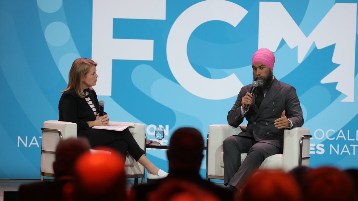 Thanks to <a href="/NDP/">NDP</a> Leader <a href="/theJagmeetSingh/">Jagmeet Singh</a> for joining us this morning for an engaging fireside chat on his party’s vision for Canada’s future and what he envisions the federal-municipal relationship looking like in the coming years. #FCM2023AC