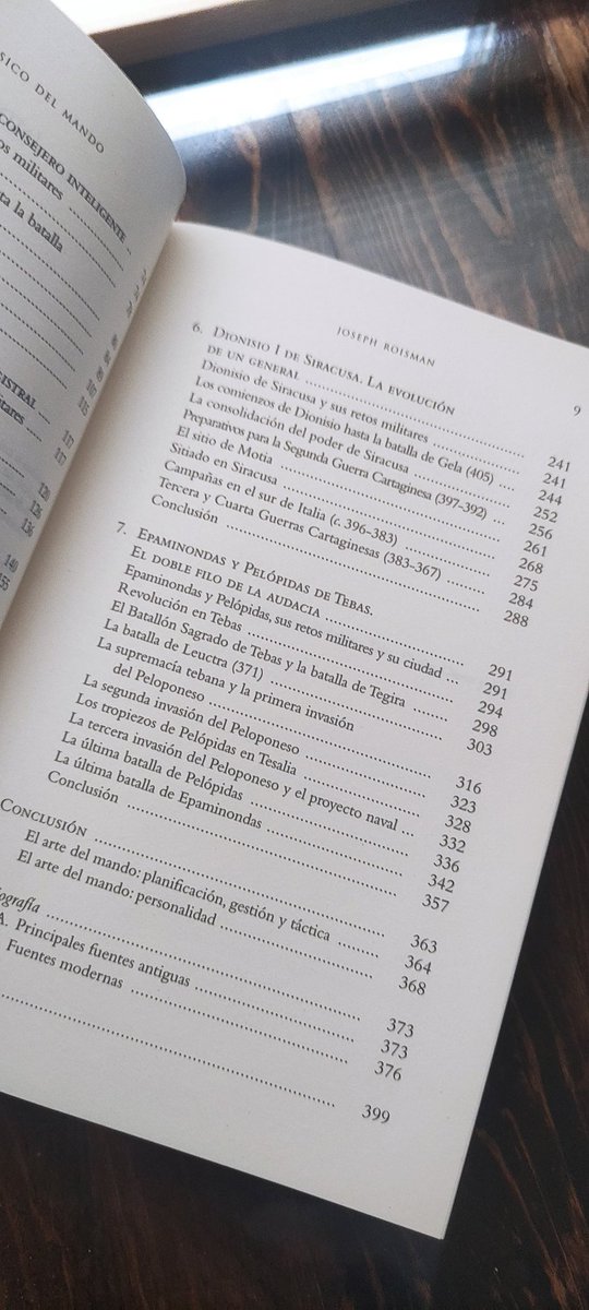 En un riguroso y profundo estudio de alcance universal, Roisman nos presenta la biografía de ocho generales clásicos que dejaron su impronta en el arte de la guerra, y analiza sus decisiones, personalidad y habilidades de liderazgo.
<a href="/esferalibros/">La Esfera de los Libros</a>

➡️ amzn.to/3oEw2XJ ⬅️