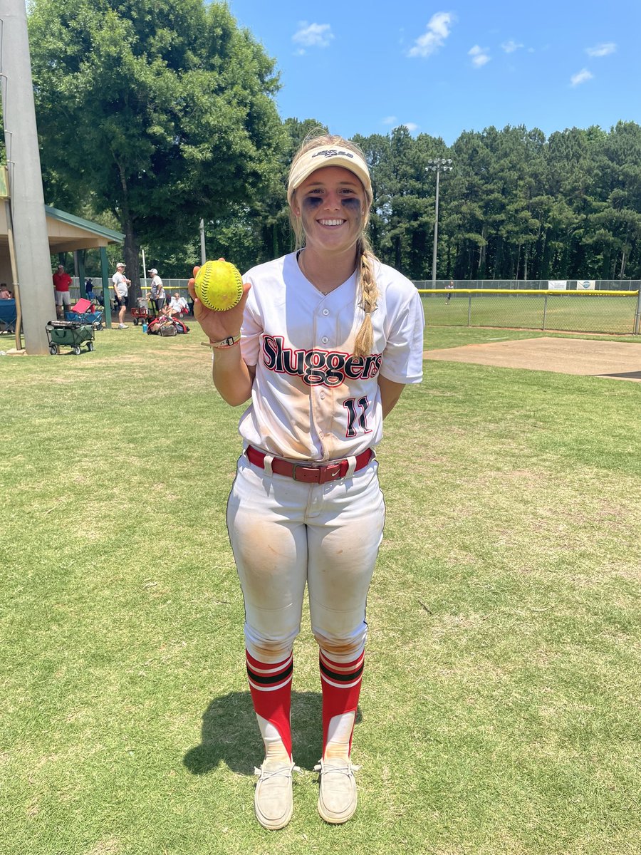 5-0 in pool play, #1 seed in our bracket starting tomorrow! Congrats to @AveryBouquin on her dinger today!!