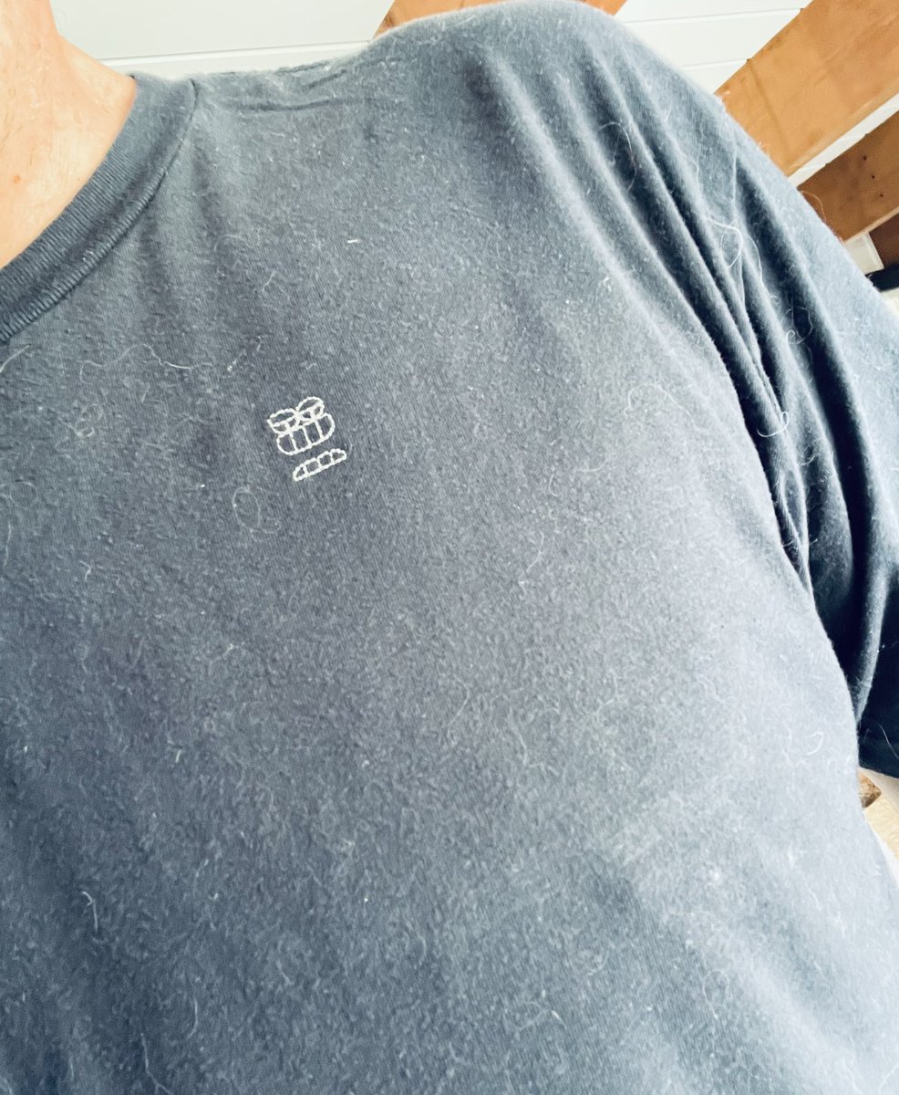 spacecowboy_nft's tweet photo. FREE embroidery file.

Soon available for the fam: Embroider opepen as logo on your clothes. 

You just need a blank shirt or hoodie and an embroidery machine (or a friend with one). 

Arranged with love by the 🤠.
Because we love to build together 💛

#opepen @jackbutcher https://t.co/RIXXtw8Hg3