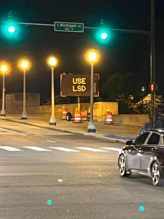 BlisterPearl's tweet image. They mean Lake Shore Drive.