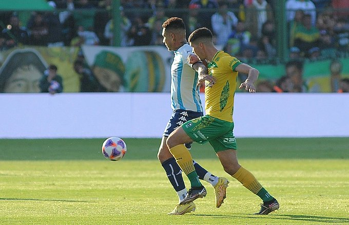 LuisAutalan's tweet photo. Alguna vez estuvo no tan bien visto el "periodismo partidario"... Dicho esto, el comentarista de Espn agudiza su singular lupa crítica sobre la Academia ante Defensa y Justicia. #VideoON #AudioOff https://t.co/n3fYDrQACF