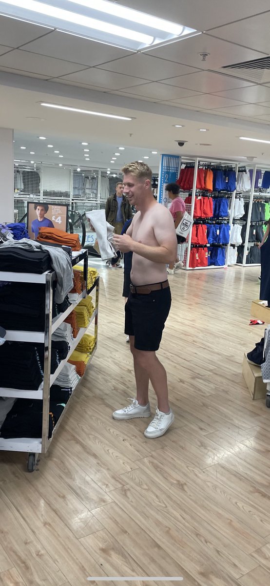 NoContextSws's tweet photo. Spot of shopping for the top scorer https://t.co/Wqgr2dGZzU
