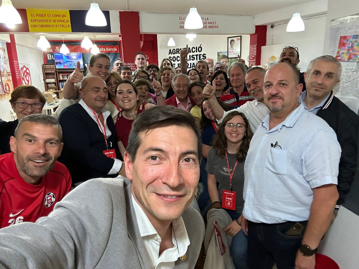 Rafa_Burjassot's tweet photo. ¡Gracias #Burjassot! 🌹

Gracias por vuestra confianza, por vuestro cariño, gracias por dar de nuevo un respaldo mayoritario al @psoeburjassot.

❤️ Os devolveré con creces esta confianza, desde la ilusión de construir juntos un futuro mejor para todas y todos. https://t.co/i2SaPKVRkk