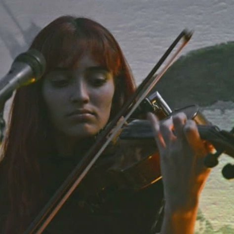 🎵🌼 A cargo de la cantautora Annalie López  y los duos Alma y Mantra estuvo la poesía cantada de estos #Juegosfloralesavileños Felices y agradecidos de recibirlos una vez más en casa !!! 🙏🏼👏🏼🌸

#PremioPoesiadePrimavera2023
#cantautores 
#ahscav #AHSCuba #latiravileño