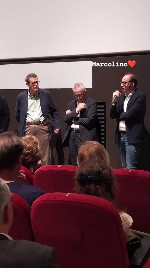 'Rapito' di Marco Bellocchio é MO-NU-MEN-TALE! Il regista mostra ancora la sua tracotante maestria. 
Gli attori tutti fenomenali, nessuno escluso! 
Consiglio di andarlo a vedere, appena potete. 
#rapito