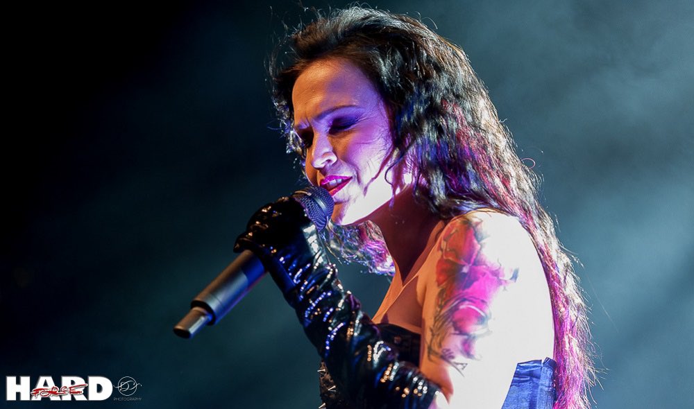TarjaFrance's tweet photo. Bonne soirée! Good night! ✨
📸 Syl (Hard Force)
#tarja #tarjaturunen #ANordicSymphonyTour #Grenoble2018 https://t.co/KabGWLGsw3