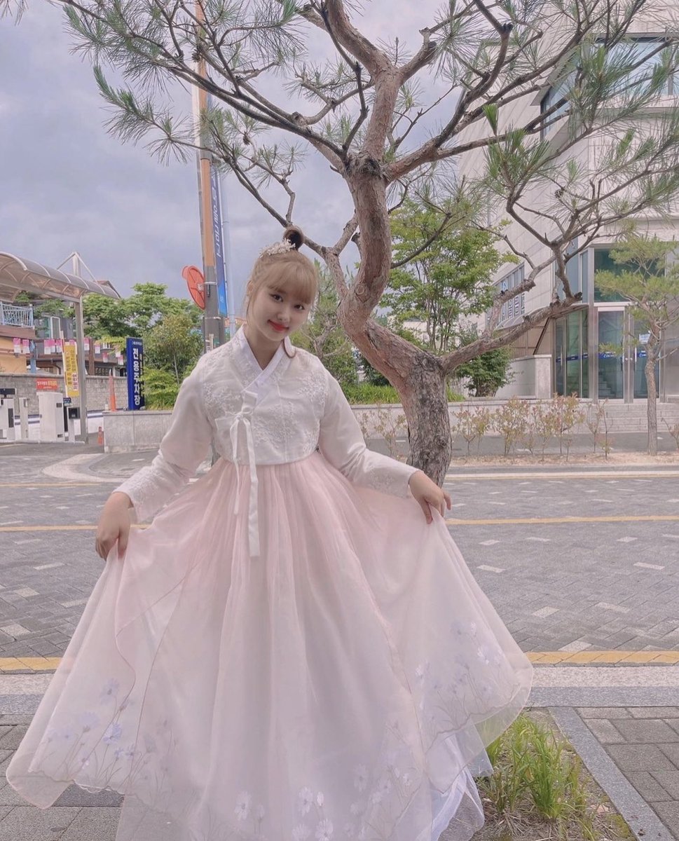 shinnayethinker's tweet photo. 230528 yebin instagram post
🌸
#예빈 #YEBIN #KIMYEBIN https://t.co/tuUdqbfkNL