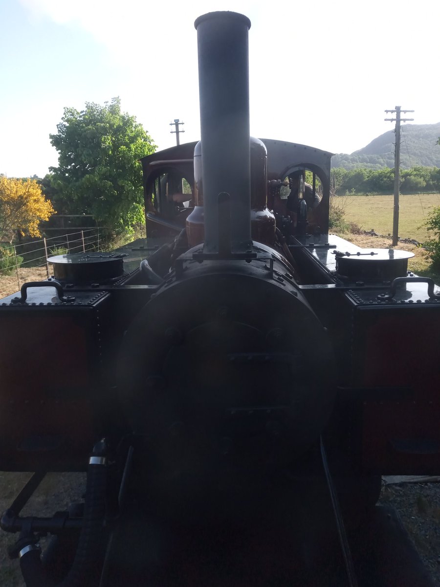 'The Baldwin Ballast' at Pen-y-Mount on the #narrowgauge Welsh Highland Heritage Railway in #Porthmadog

As heritage trains go it certainly looks the business! 👍

whr.co.uk/appeals/baldwi…

🏴󠁧󠁢󠁷󠁬󠁳󠁿😎👍