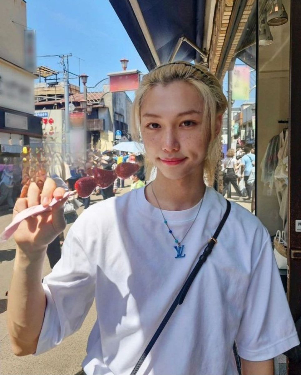 MOMENT0VIVERE's tweet photo. ☆Neko☆

POV: We're on our first date, exploring the city and getting our fill of the street vendors.

"Strawberries, babe?" https://t.co/6eKHoPp5j0