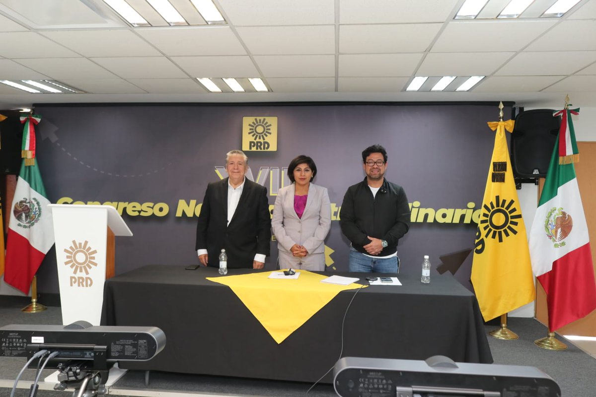 ConsejoPRD's tweet photo. Iniciamos los Trabajos del XVIII CONGRESO NACIONAL EXTRAORDINARIO DEL @PRDMEXICO, que viva la democracia y que viva el PRD. @RoxanaLunaP @eloivazquez @reedssajor @AdrianaDiazPRD @Jesus_ZambranoG https://t.co/kgHYgkQ4eW