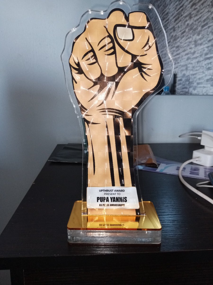 Puppayanis01's tweet photo. Thanks to all my Fans in Kaduna State..I am honored with an Award as Peace Ambassador at the Just Concluded UpThrust Award in kaduna state. https://t.co/iuV7iCEN7B