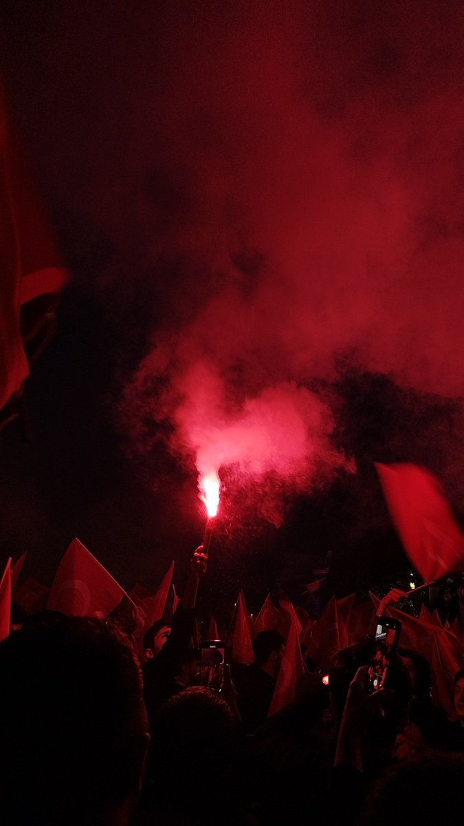 ' Per aspera ad astra ' 
' Zorlukların içinden yıldızlara doğru'