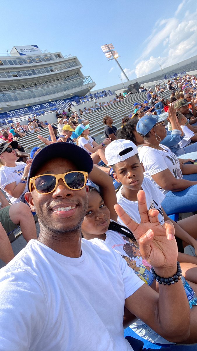 James Wells (@jameswellsedu) on Twitter photo Enjoying this beautiful Sunday at the <a href="/MShowboats/">Memphis Showboats/It's Showtime</a> game! Celebrating Family and birthday this weekend! #40 #SundayFunday <a href="/USFL/">UFL on FOX</a> Enjoying this beautiful Sunday at the <a href="/MShowboats/">Memphis Showboats/It's Showtime</a> game! Celebrating Family and birthday this weekend! #40 #SundayFunday <a href="/USFL/">UFL on FOX</a>
