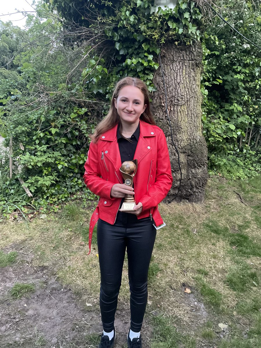 Our 2022/23 Player’s player of the season goes to our Kari. 
Kari has been phenomenal this season, making an impact every minute she’s been on the pitch. 
Well done Kari, you really deserve this! 
#UpTheDussy 💜💙💜💙