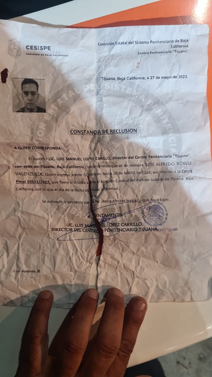 ALTO_IMPULSO_mx's tweet photo. CAPTURA POLICÍA MUNICIPAL A INDIVIDUO POR ROBO CON VIOLENCIA EN CAJERO AUTOMÁTICO

*El joven detenido de 24 años, acababa de salir del Centro Penitenciario. 

https://t.co/eMslaVNgtA https://t.co/InxRzsMWHI