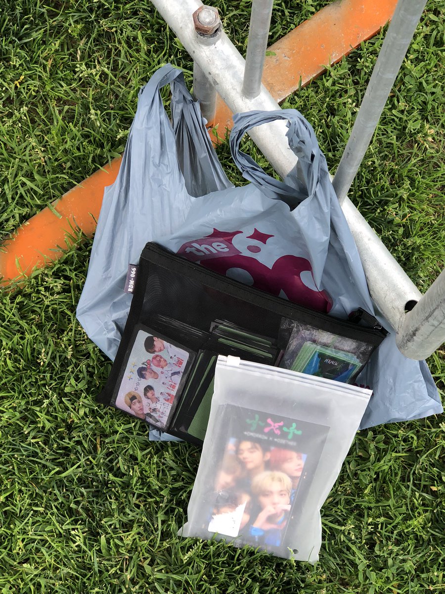 iggy_xox_'s tweet photo. Hey guys ! I’m here umm I’m alone so here’s my location.
#TXT_ASM_TOUR #TXT #TXT_ASM_TOUR_in_LA #TXT_freebies #TOMORROW_X_TOGETHER https://t.co/8IFNFNv3GE