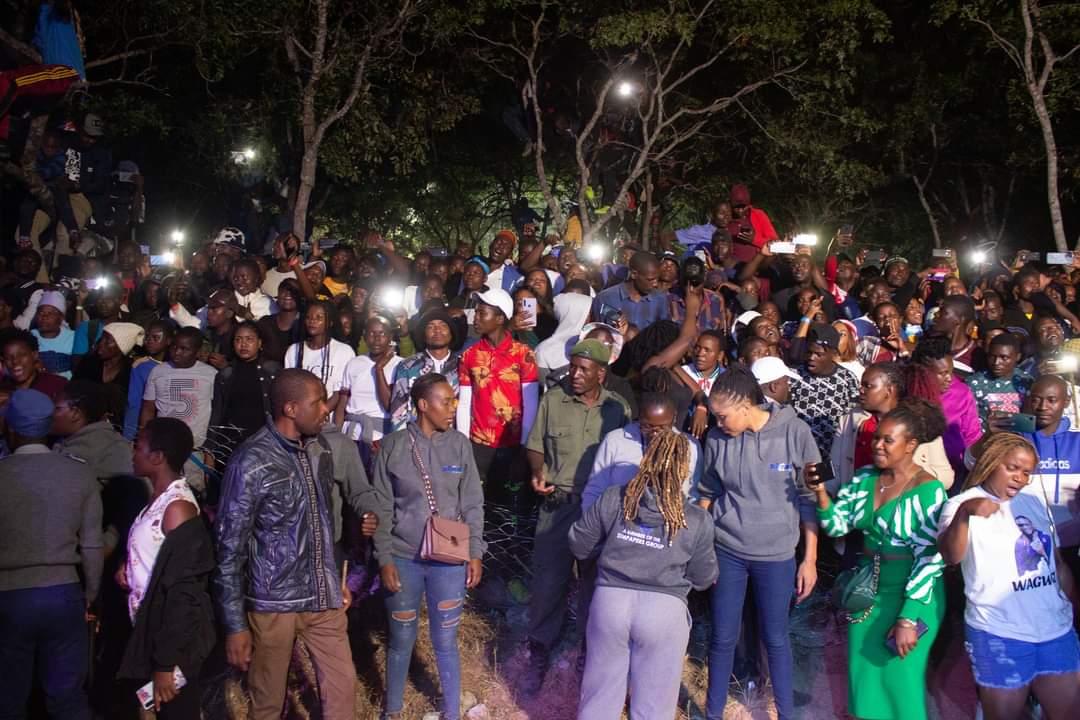 ManicaPostZim's tweet photo. Diamond FM Zim 7th Anniversary celebrations in pictures

#AlwaysOnTopOfTheGame
#Perfect7 

Follow this link to join our WhatsApp group: https://t.co/1AcGjSfy0Y

@StarfmZimbabwe 
@capitalkfm 
@PlatinumFMZW https://t.co/WSkO63x4dM
