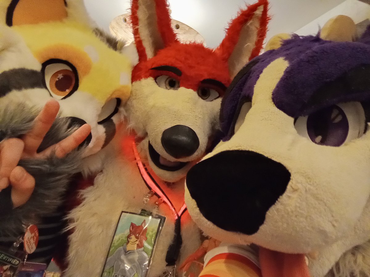 BigBoneAndStone's tweet photo. I've been feeling a bit shy so I didn't head out much in suit, but I headed out some yesterday! Thanks for being fun #anthro https://t.co/0I4LzhqZmU