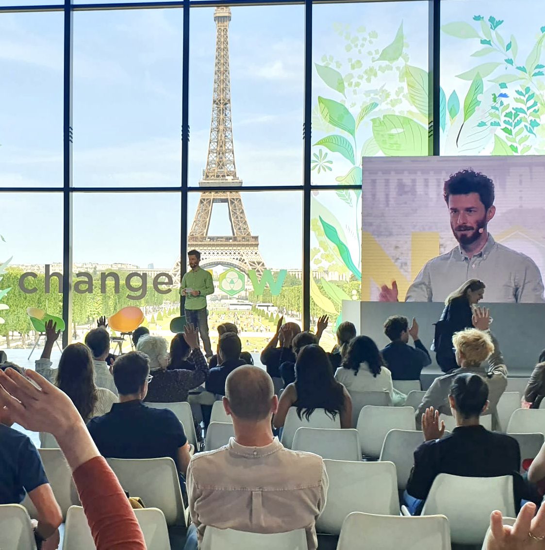 AviDavis_'s tweet photo. can't beat a backdrop like this. thanks again @ChangeNOW_world ! https://t.co/Ytp8ENkTFM