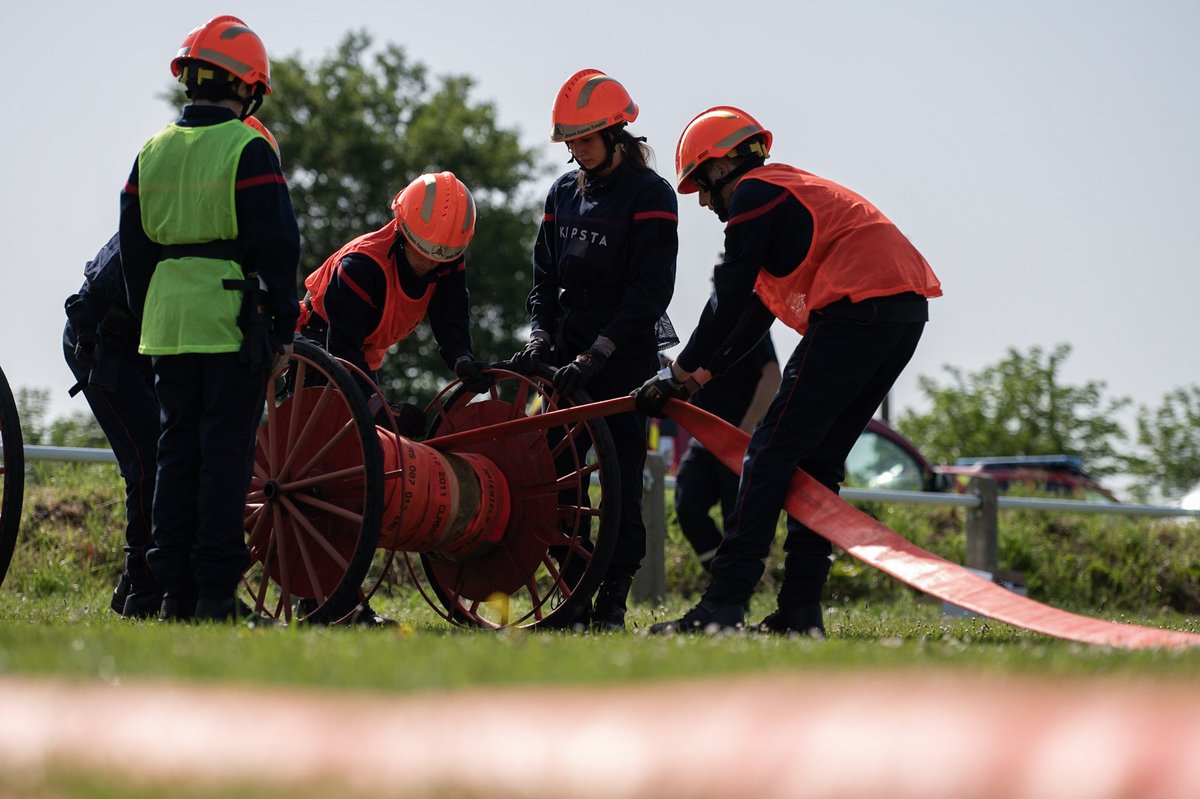 leroy_regis's tweet photo. Rassemblement technique departemental des jeunes sapeurs pompiers du @sdis64. Challenge Pierre Recalde incendie/secourisme  1er place pour la section de @Pau. Le challenge Sibue à été remporté par la section de Garlin.
Rendez vous le 17 et 18 juin au RTR  en  gironde @UDSP_64 https://t.co/Q45qd4TjKy