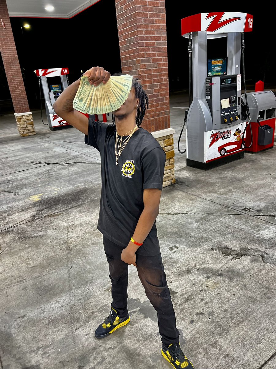 glacierboy_Rayy's tweet photo. ion really post on here 🫣 https://t.co/bZWzzU5hJv