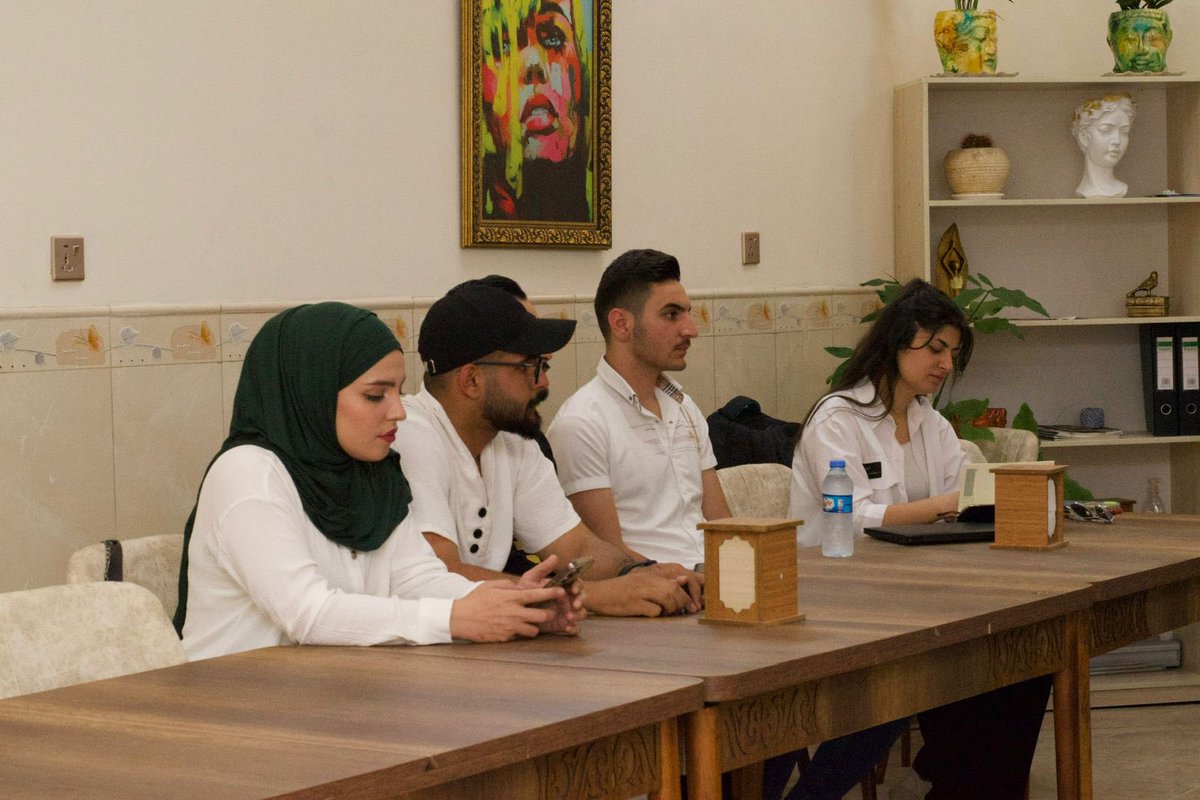 uois32's tweet photo. جرى اليوم اجتماعٌ بين مشرف العام لاتحاد الطلبة (عمر حسين) ورئيس الاتحاد لطلبة كركوك (محمد كنعان) وكادر الأقسام، وتم مناقشة الخطط الموضوعة من قبل مسؤولي الأقسام.

وأكد المشرف العام على ضرورة التنسيق بين الكادر والطلاب لتسهيل أمورهم وحل مشاكلهم. https://t.co/ZpCvL6d4bX