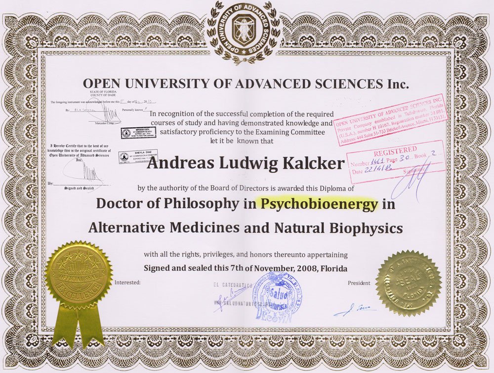 R0b1999's tweet photo. @AshmoreBridget @kharaguchi AshmoreBridget still citing "andreaskalcker com".

Mr Kalcker was jailed for fraud in 🇩🇪when he was a stockbroker. That was before he became a €1500 
"doctor of psychobioenergy", &amp; an "archbishop".
Your source of info is a convicted fraudster, charlatan doctor, &amp; cult leader. https://t.co/iBH8j0VXY6