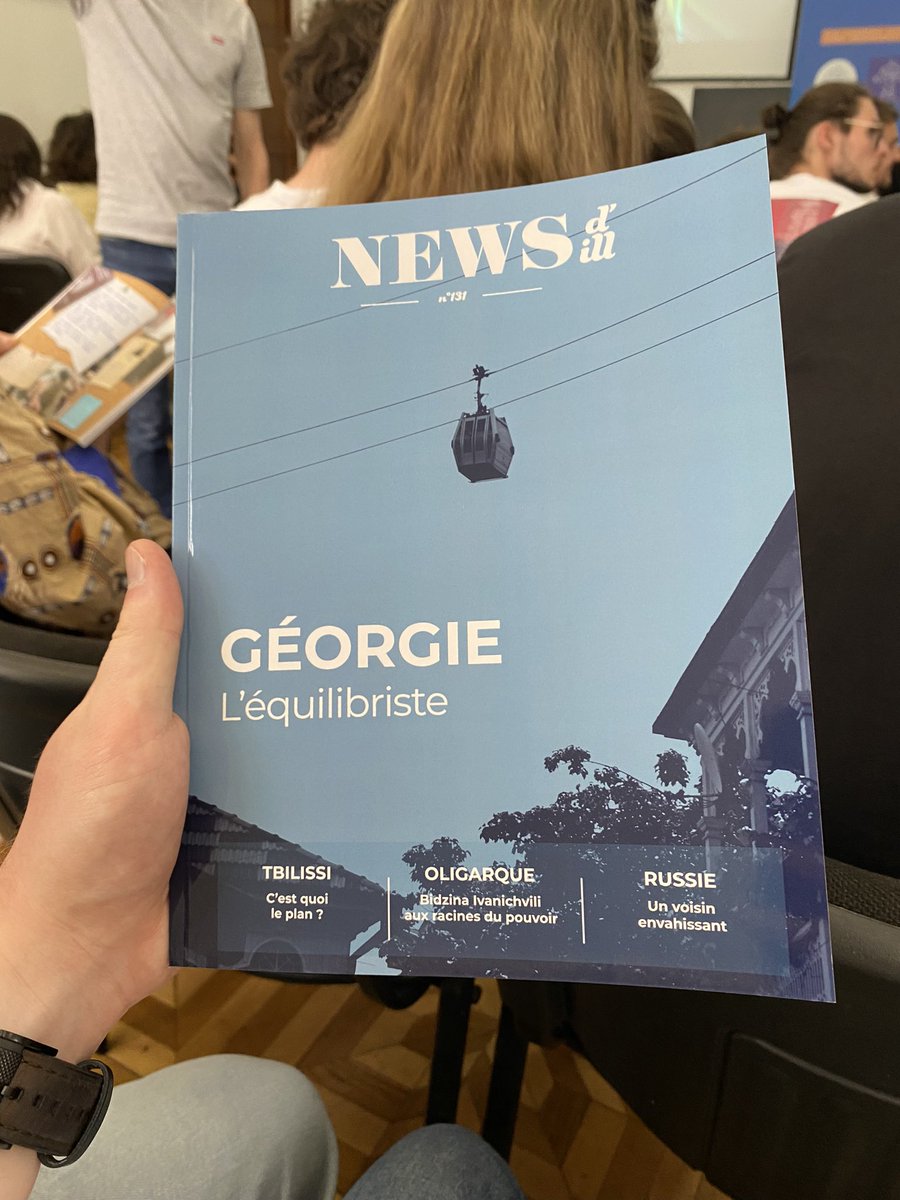 joffray_vsr's tweet photo. Ce mois de délocalisation en Géorgie 🇬🇪 avec le @CUEJ_info touche à sa fin. Heureux et ému d’avoir travaillé avec une équipe de choc ❤️. Aussi très fier d’avoir pu donner la parole à la communauté LGBT+ géorgienne qui tente chaque année d’organiser une Pride, en vain… 📰🏳️‍🌈 https://t.co/sTf9qRbbt1