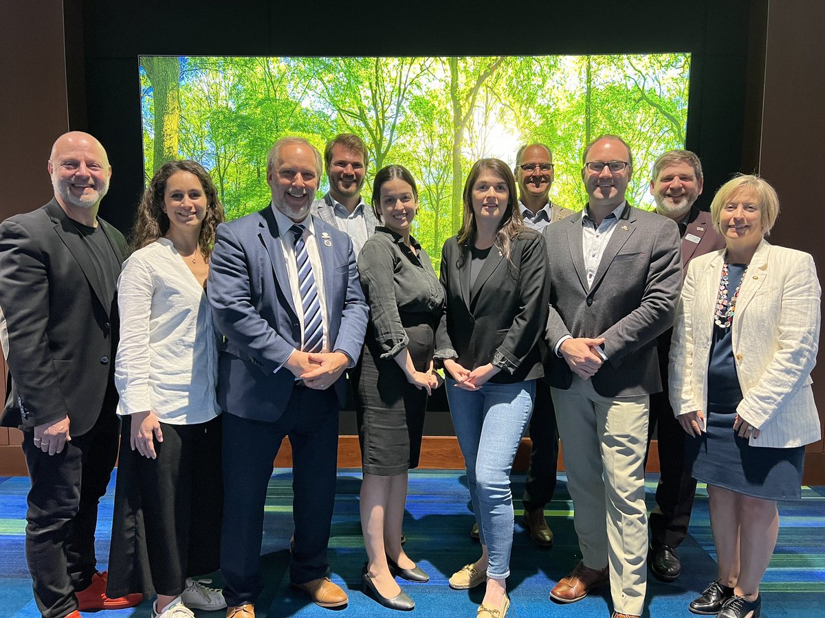 Notre collègue du conseil municipal <a href="/ville_gatineau/">Ville de Gatineau</a>, Mme <a href="/AnikDesMarais/">Anik Des Marais</a>, vient d’être élue au caucus du Québec de la Fédération canadienne des municipalités <a href="/FCM_online/">Federation of Canadian Municipalities</a>. Félicitations 🙌 

#CNDmuni #FCM2023AC #polQc