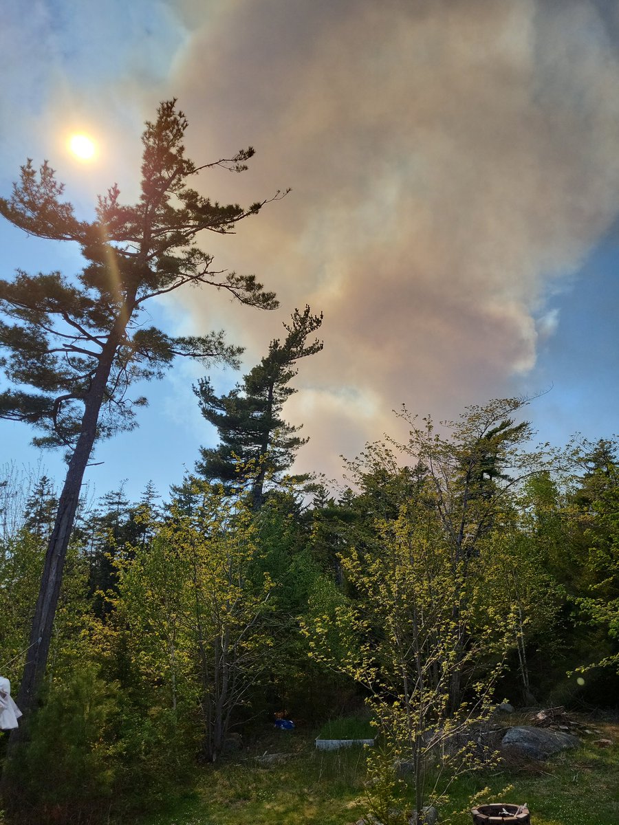 SLP_Dana's tweet photo. @HRMFireNews from Kingswood https://t.co/20vs6Uw4Kv