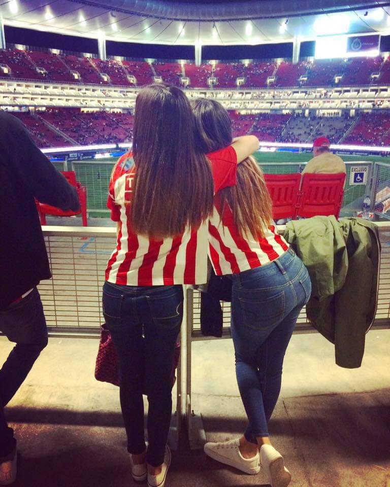 veateo's tweet photo. @Chivas Por favor llevanos a la final @Chivas #90MinutosDeUnion estuvimos en 2017 JustosVStodo y queremos presenciar la siguiente estrella, somos amuleto de la suerte 🙏🏽🙏🏽💐 https://t.co/SDowsNQNlk
