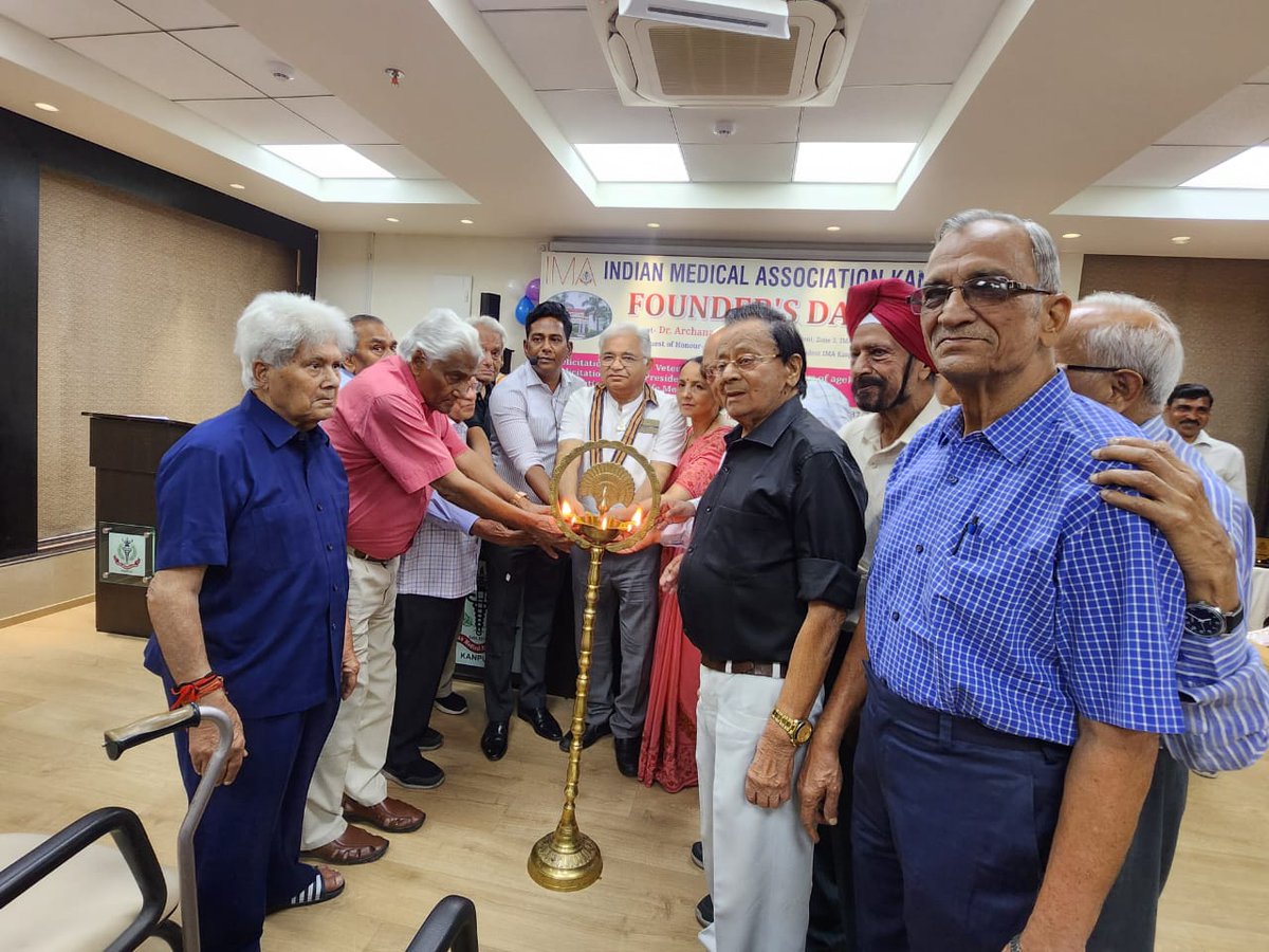 imakanpur's tweet photo. आज दिनांक 28/5/23 को कानपुर इंडियन मेडिकल एसोसिएशन का 112वा स्थापना दिवस मनाया गया,इस अवसर पर कानपुर इंडियन मेडिकल एसोसिएश��� के veteran सदस्यों एवं पूर्व प्रेजिडेंट्स इंडियन मेडिकल एसोसिएशन को सम्मानित किया गया! @IMAIndiaOrg @mansukhmandviya @DMKanpur @brajeshpathakup https://t.co/ndGSwJLskQ