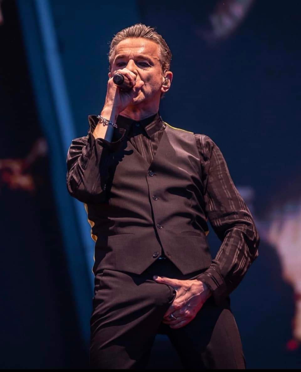 #DaveGahan 👀🫣😲