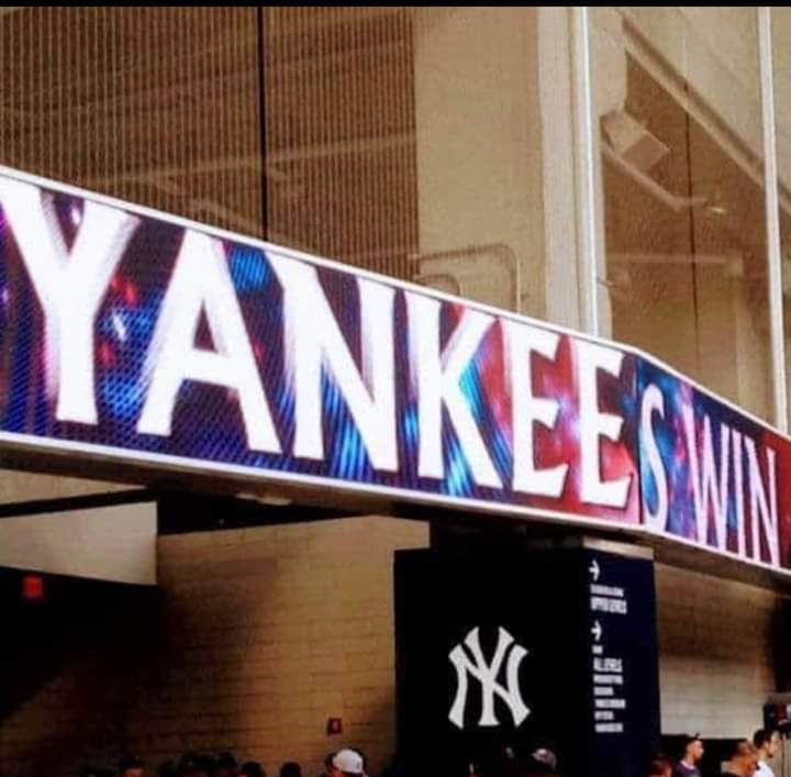 BALL GAME OVER THEEEEEE YANKEES WINNNNNN ⚾️🙌