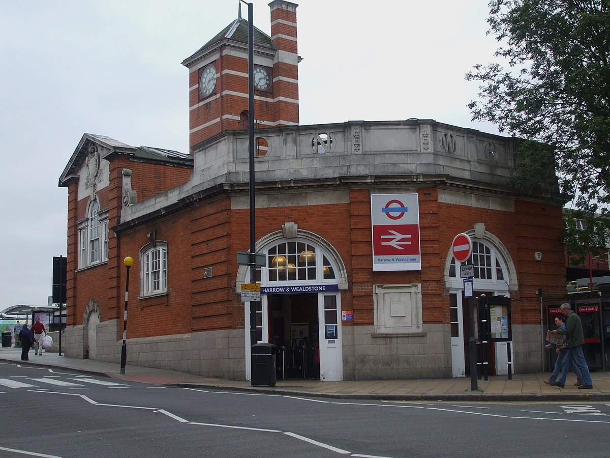 ukpocketguide's tweet image. Harrow and Wealdstone station trains timetable:    ukpocketguide.com/2020/02/harrow…

#Harrowandwealdstone #bakerloo #TFL