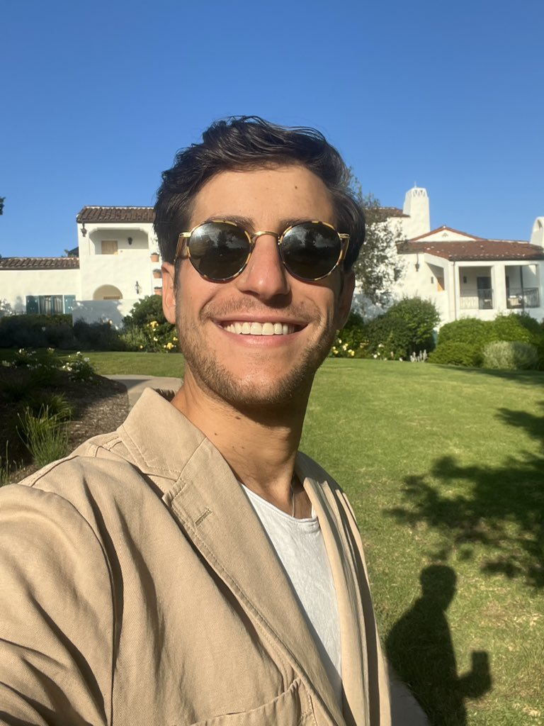 hoddsuspenders's tweet image. need a wedding date one of these days