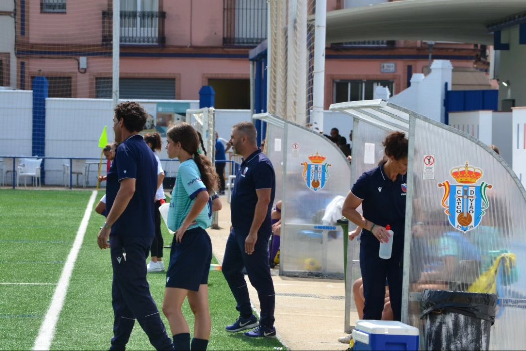 INFANTIL "A"

Y con la entrega del trofeo de campeonas de la liga infantil de la <a href="/rfafsevilla/">RFAF - Delegación de Sevilla</a> nuestro infantil "A" pone fin a una temporada brillante.

Gracias a todas por habernos hecho creer que si se puede, porque detrás de un gran trabajo, siempre hay una gran recompensa.