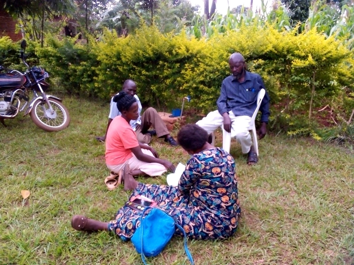 ADOVICUganda's tweet photo. ADOVIC Uganda in partnership with Barefoot Lawyers- Uganda  is conducting training sessions to equip local leaders, women representatives, VHTs, Health workers and police with skills to enable them support domestic violence victims.

 #BreakTheSilence #ProtectVictims https://t.co/pQEq43OLIL